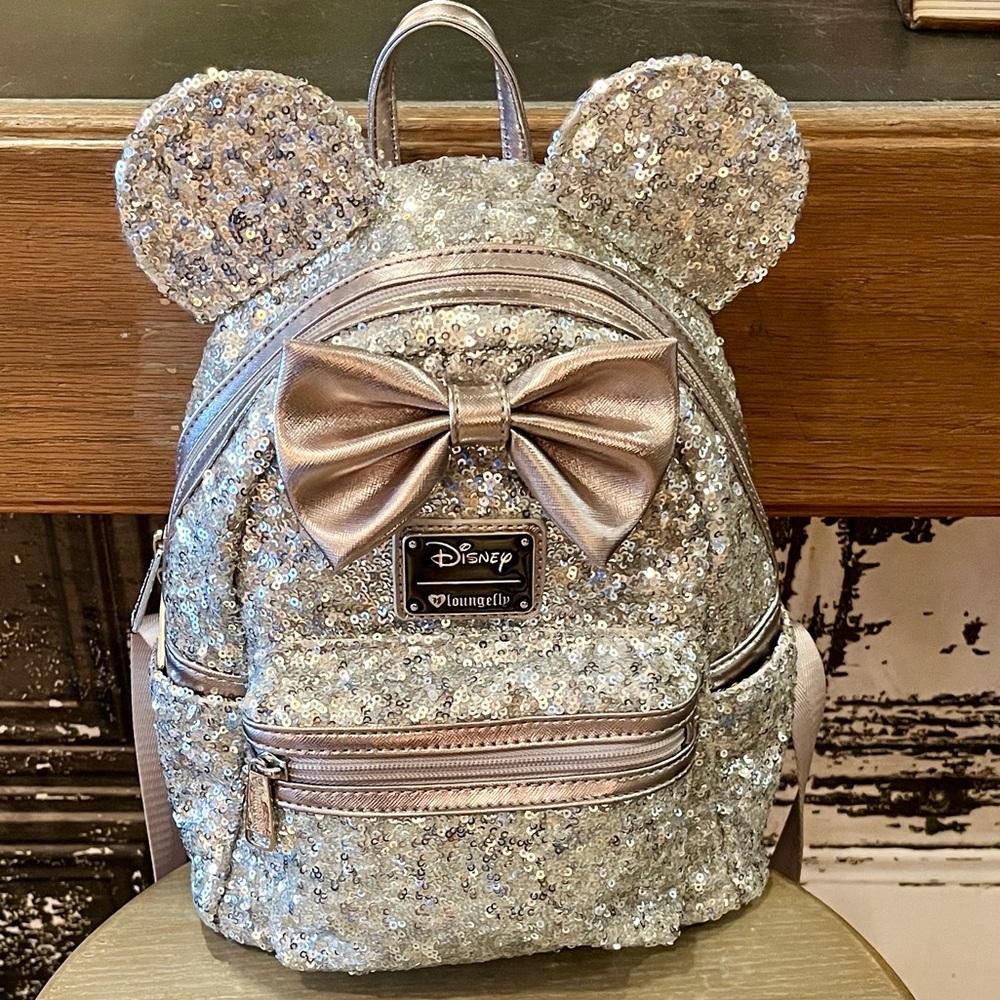 Loungefly Disney Minnie Mouse Silver Sequin Mini Backpack - Picture 8 of 8